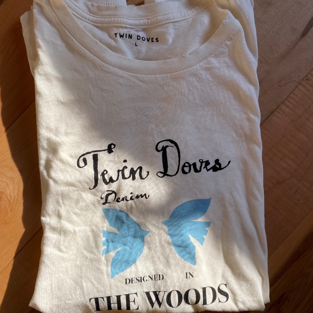 Twin Doves NWOT size L cotton tee